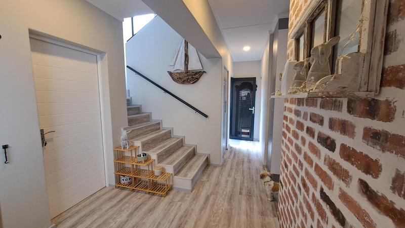 4 Bedroom Property for Sale in Jongensfontein Western Cape